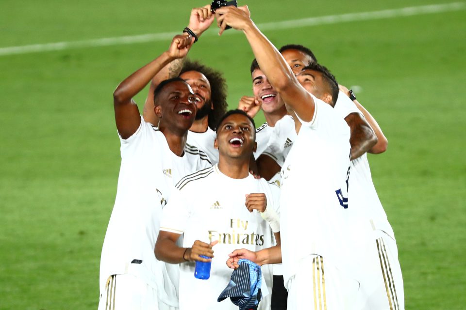 Ještě jedno selfie a fotbalisté Realu Madrid mohou slavit | foto: Reuters
