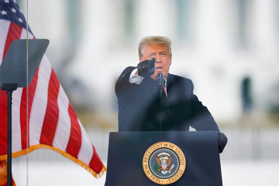Americký prezident Donald Trump během svého projevu na demonstraci před Bílým domem | foto: Jim Bourg,  Reuters