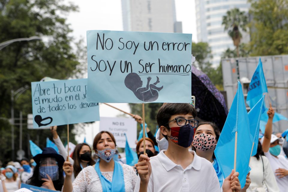 Demonstrace proti potratům v Mexiku | foto: Raquel Cunha,  Reuters