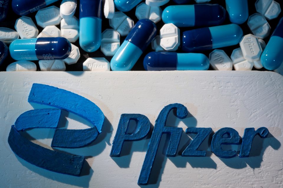 Pfizer testuje účinnosti své covidové pilulky. Ilustrační foto | foto: Dado Ruvic,  Reuters