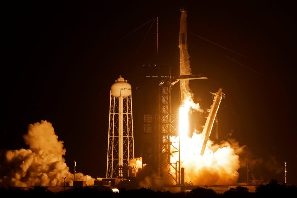 Raketa společnosti SpaceX odstartovala z Floridy | foto: Joe Skipper,  Reuters