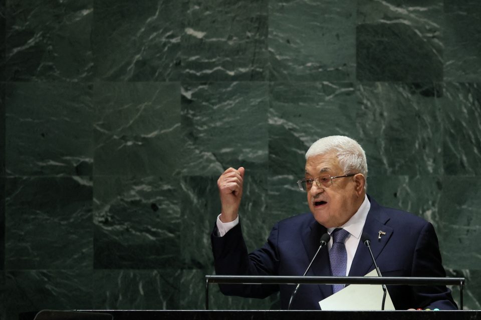 Palestinský prezident Mahmúd Abbás vystupuje na 78. zasedání Valného shromáždění OSN v New Yorku | foto: Brendan McDermid,  Reuters