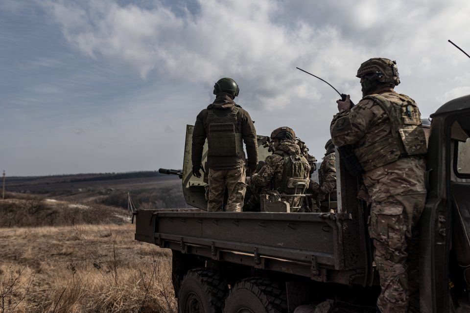 Ukrajinští vojáci | foto: Diego Herrera Carcedo / Anadolu,  Reuters