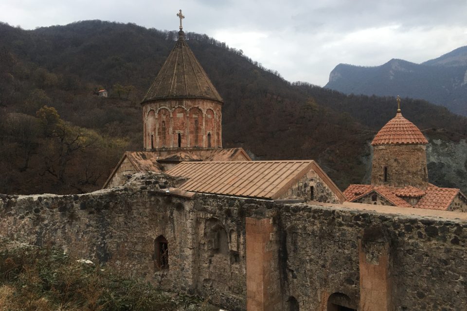 Klášter Dadivank je důležitým posvátným místem pro arménské křesťany | foto: Martin Dorazín,  Český rozhlas,  Český rozhlas