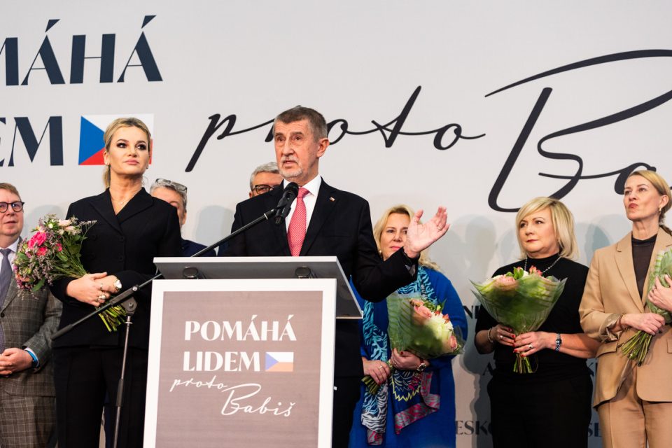 Poražený prezidentský kandidát,  Andrej Babiš spolu se svou manželkou Monikou Babišovou | foto: Eva Kořínková