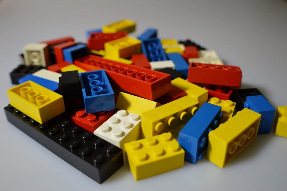 Barevné kostky dánské stavebnice Lego | foto: Alexas_Fotos/CC0 Creative Commons,  Pixabay
