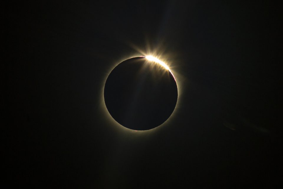 Úplné zatmění Slunce - 2. 7. 2019 v Chile | foto: Esteban Felix,  ČTK/AP