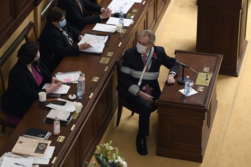 Prezident Miloš Zeman podpořil ve sněmovně návrh rozpočtu se schodkem 320 miliard korun | foto: Ondřej Deml,  ČTK
