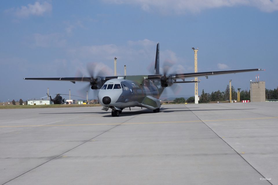 Český dopravní letoun CASA C-295 | foto: J. Hlaváč,  Armáda ČR