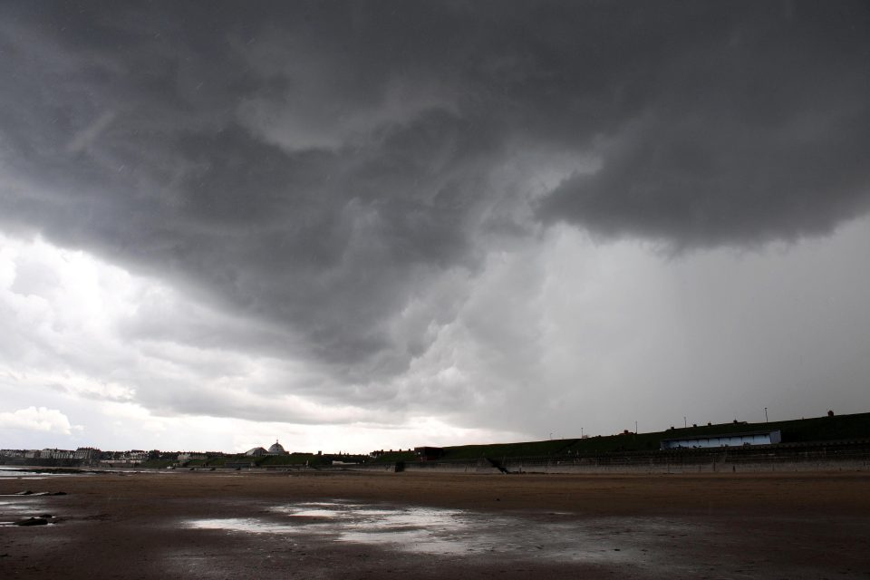 Vzniku tornáda předcházely silné bouře  (ilustrační foto) | foto: Profimedia
