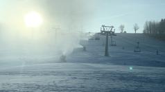 Zasněžování v lyžařském areálu