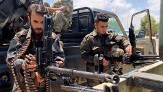 Vojáci mezinárodně uznávané libyjské vlády se připravují na boj s jednotkami Chalífy Haftara