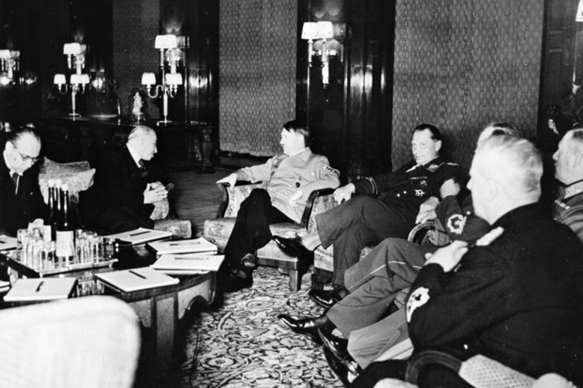 Emil Hácha během jednání s německými představiteli